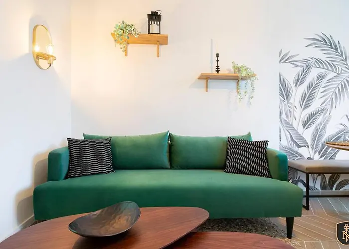 Apartment Superbe Chic, Hyper Centre, Vue Chateau, Parking Inclus Caen